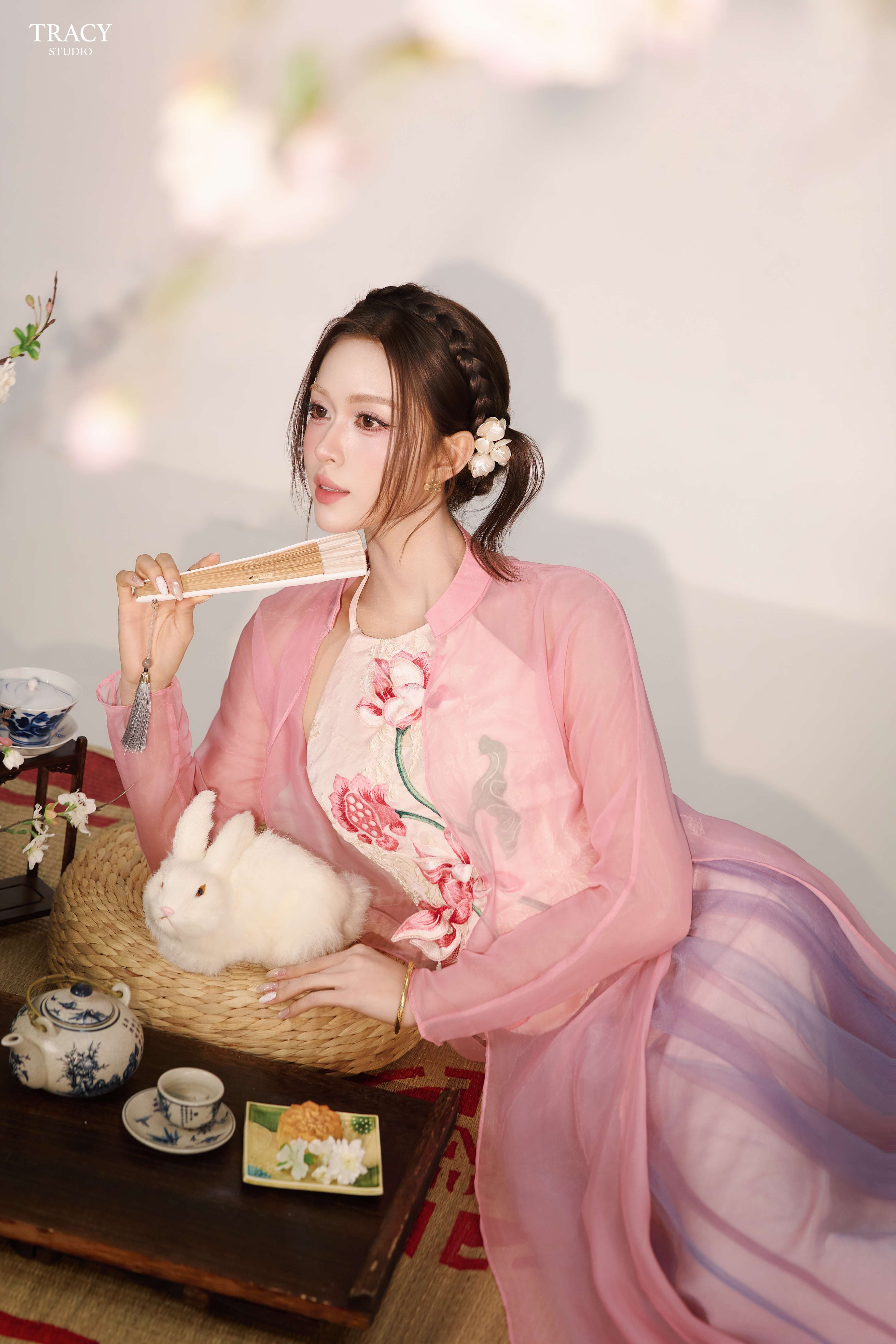 frontend/img/gallery/anh-tet-yem-ao-dai/tracy-studio-chup-concept-yem-trung-thu-chu-oanh-gio (2).jpg